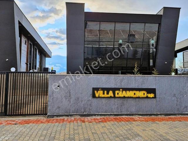 Öz Elit'den Pema Koleji Yanında Satılık Villa