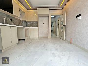 ÖZÇELİKLER DEN SIFIR MASRAFSIZ ANA CADDE ÜZERİ KİRALIK 1+1 DAİRE