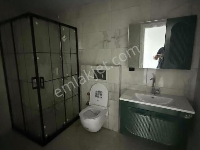 Öz emmaxtan Havuzlu Sitede Geniş Ve Ferah Kiralık 1+1 Daire