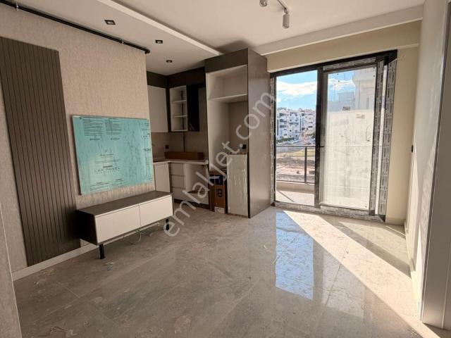 Özmecaz'dan Şehir Hastanesi Karşısı 1+1 Arakat Asansörlü Balkonlu Sıfır Apart