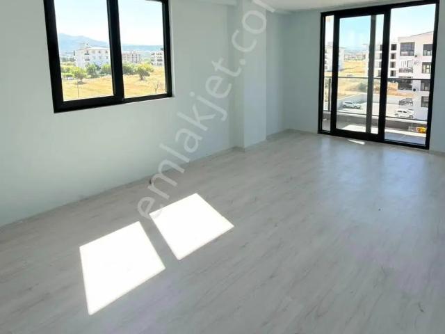 Özmecaz'dan Yenişafak Mah. 3+1 Asansörlü Çift Cepheli Kiralık Daire