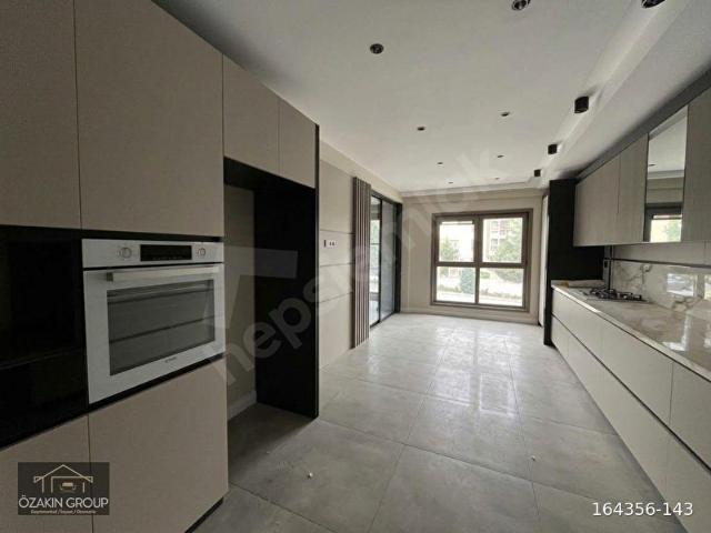 ÖZAKIN GAYRİMENKULDEN SATILIK 4+1 220 M2 SIFIR DAİRE