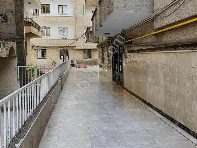 Özbal Emlak Ofis Rızvanağa Cadde Civarı Kiralık Daire