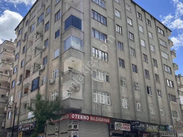 Özbal Emlak Ofis Rızvanağa Caddesinde Satılık Daire