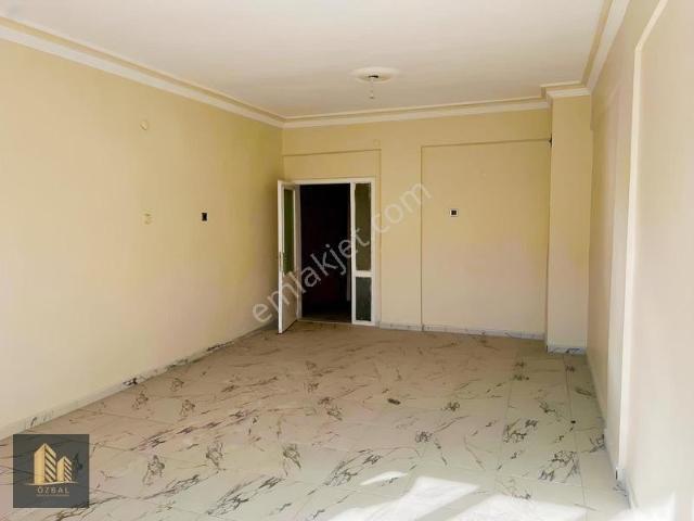 Özbal Emlak Ofis Yaşar Kemal Caddesinde Kiralık Daire