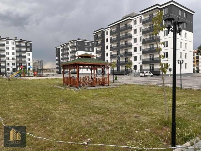 Özbal Emlak Stadyum Civarı Özay 2. Etapta Kiralık Sıfır Daire