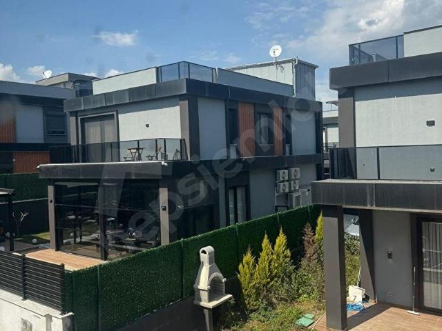 ÖZBAY'DAN MODA YAŞAM VİLLALARINDA 4+1 HAVUZLU SATILIK VİLLA