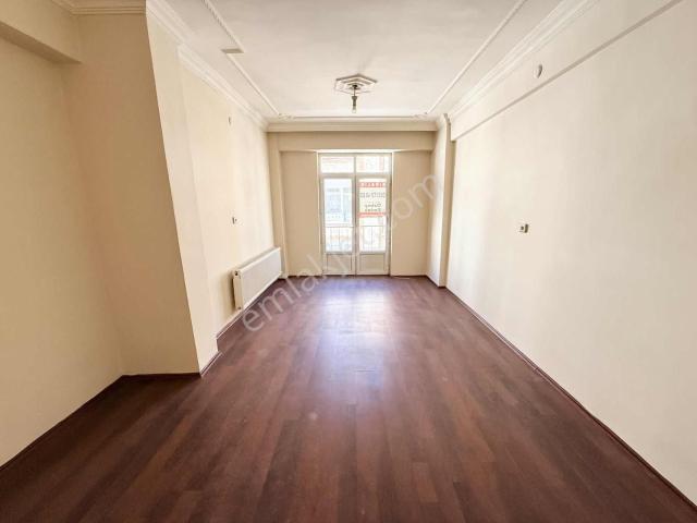 Özbey Emlaktan Yeni Mahalle Ara Kat Kiralık 2+1