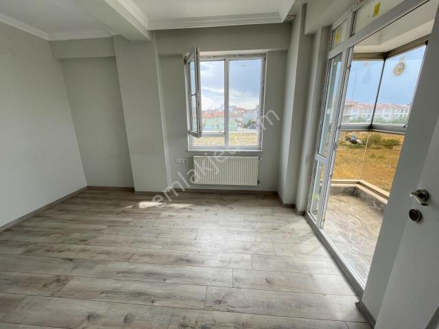 Özbey Emlaktan Şehir Hastanesi Yakını Balkonlu Kiralık 2+0