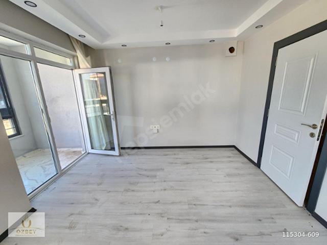 ÖZBEY'DEN ŞEHİR HAST. YAKINI ÇOK GENİŞ ÇİFT BALKON 2+0
