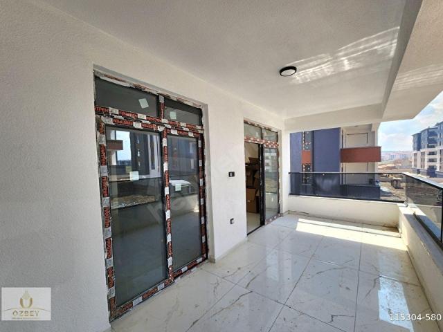ÖZBEY'DEN HAVUZLU LÜKS SİTE GENİŞ BALKON FERAH 2+1