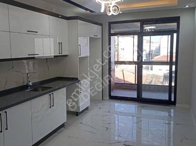 Özdeğirmenci Yapı emlaktan Satılık 160 M2 3+1