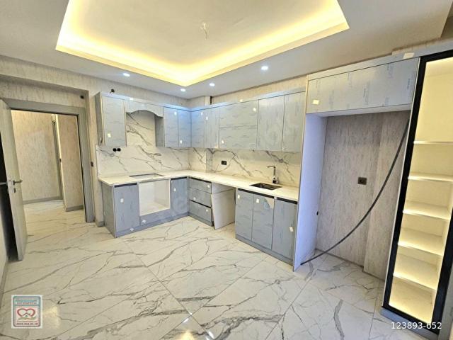 ÖZDEDE'DEN SATILIK ŞEFİKCANDA 4+1 LÜKS KONSEPT ARA KAT DAİRE