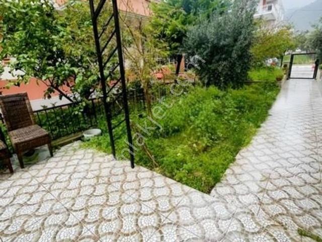 Özdere Orta Mahallesi Çarşı Merkezinde 1+1 Geniş Daire emko