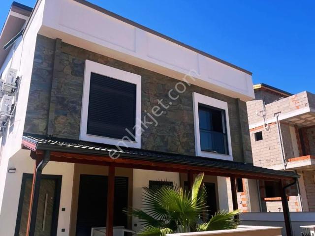 Özdere Ortamamahe Fırsat Tripleks Villa