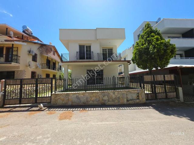 Özdere Çukuraltı Merkezde Geniş Odalı 3+1 Villa