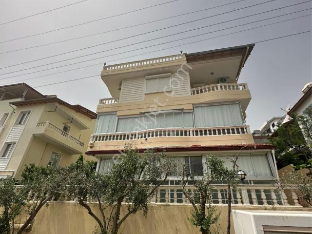 Özderede Çarşıı İçinde Merkezde Deniz Manzaralı 3+1 Daire Dublks