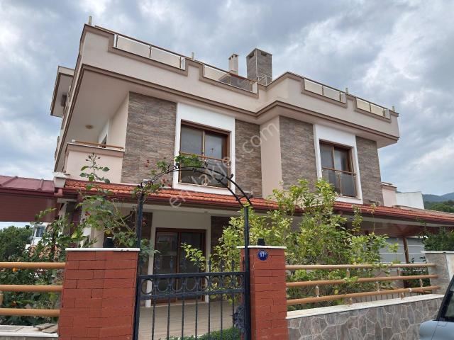 Özdere'de Ful Deniz Manzaralı 3+1 Villa Gözütok Emlak
