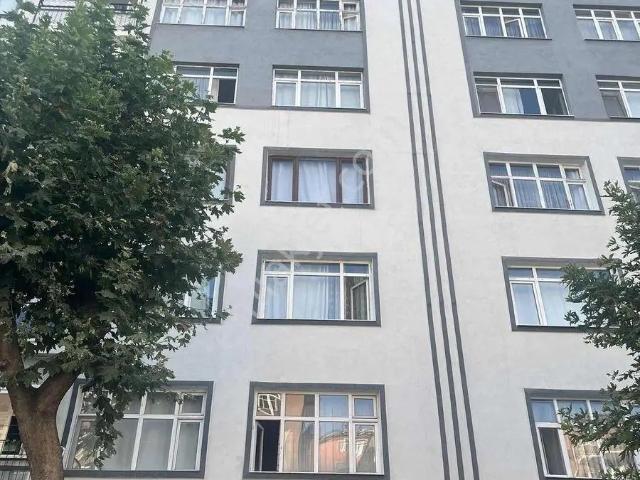 Özevlerde Metroya Beş Dakika Asansörlü Fırsat Daire