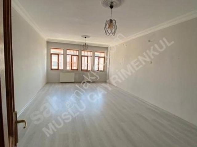 Özel Hastane Yakını, 3+1 Satılık Daire 135m²
