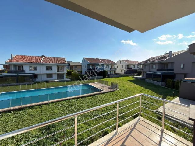 Özel Havuzlu 5+2 Lüks Villa Denize Yürüme Mesafesinde