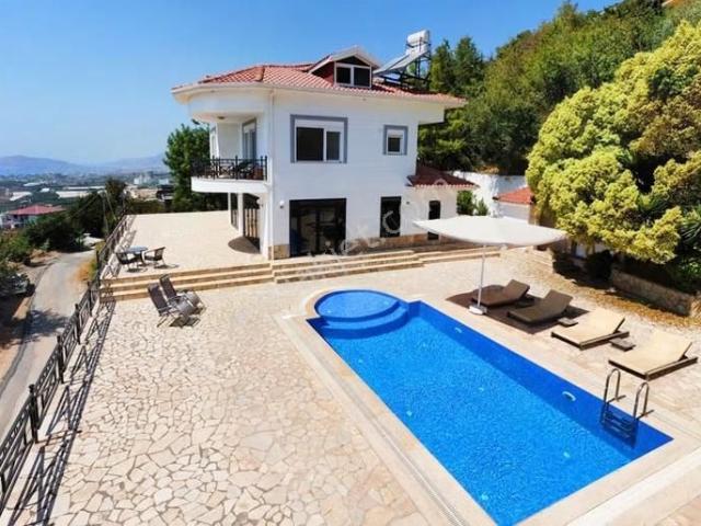 Özel Havuzlu Dağ,doğa Ve Deniz Manzaralı 3+1 Lüks Villa