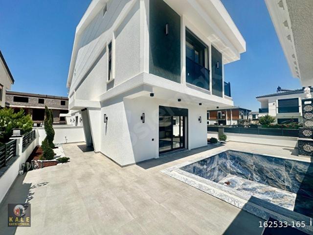 ÖZEL HAVUZLU ÖN CEPHE 4+1 VİLLA