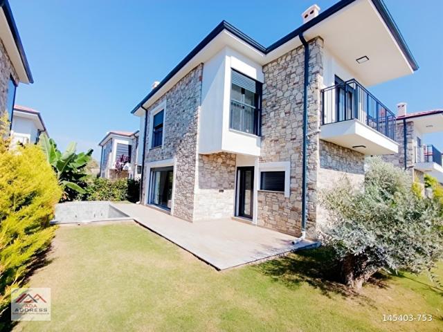 ÖZEL HAVUZLU TEK MÜSTAKİL 3+1 VİLLA