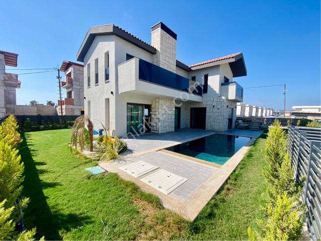 Özel Havuzlu Tek Müstakil 4+1 Villa