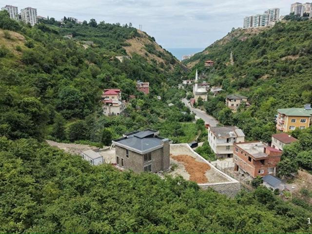 ÖZEL İMALATLARI İLE MEYDANA YAKIN SATILIK TAŞ VİLLA