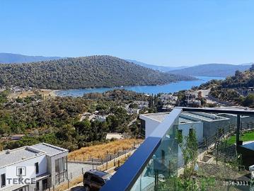 Özel Plajlı Sitede Orman ve Deniz Manzaralı Daire TEKCE