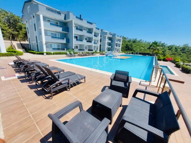 Özel Site İçinde Eşyalı | Köşe Konumlu, Manzaralı 2+1 Yazlık Daire