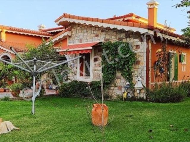 Özel Tasarım geniş Arazili 5+2 Villa Şaraplık Bağ Ve Mahzenli