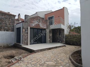Özenli Yapılmış, Köy Meydanına Yakın Müstakil Villa