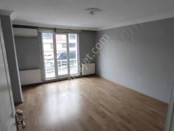 Özer Emlakdan Kiralık Cadde Üstü Pazaricinde 2+1 Daire