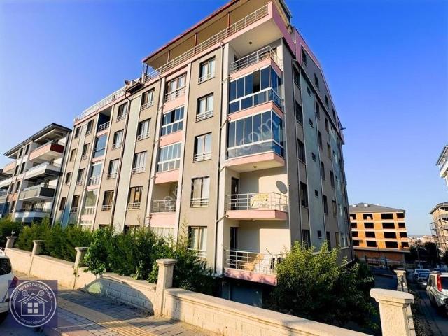Özgü İnvest'ten 100. Yıl Mah.'de Site İçi Arakat Geniş 3+1 Daire