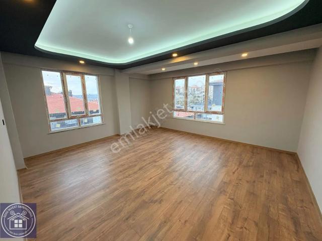 Özgü Invest'ten Zafertepe'de Merkezi Konumda Geniş 2+1 Daire