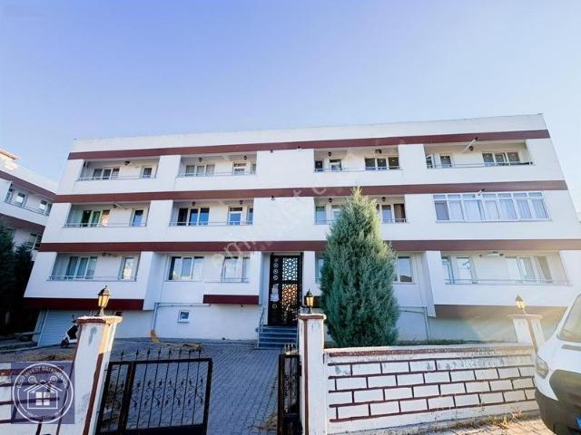 Özgü'den Kirazpınar'da Eşyalı Balkonlu Geniş 1+1 Daire