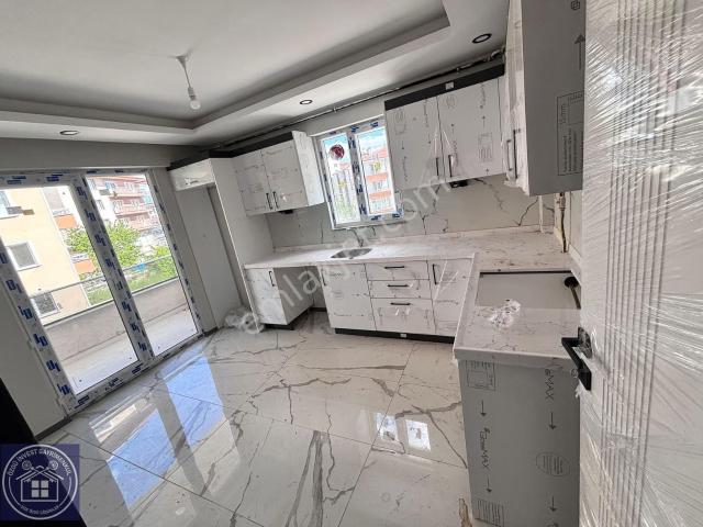 Özgü'den Zafertepe'de Merkezi Konumda Sıfır Kiralık 2+1 Daire