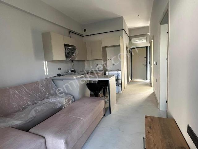 Özgün Gm'den Villalar Bölgesinde Eşyalı Satılık 2+1 Bahçe Katı