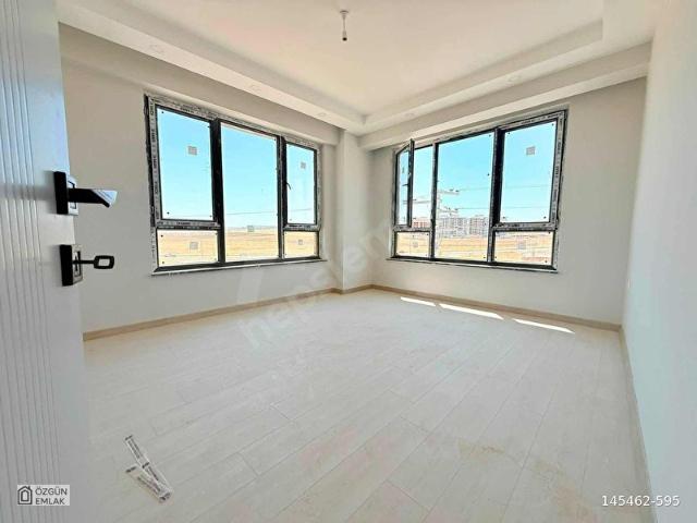 ÖZGÜN'DEN 71 EVLER MH MÜKEMMEL KONUMDA 2+0 APARTLAR
