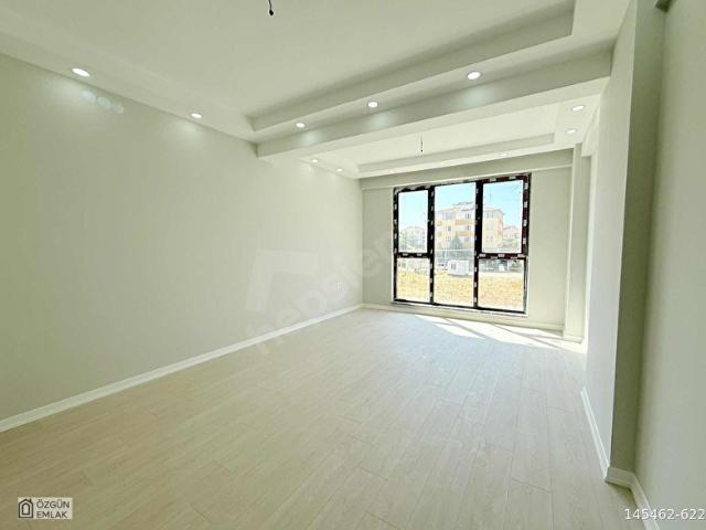 ÖZGÜN'DEN EMEK MAHALESİ VADİŞEHİR SINIRI 2+1 DAİRE