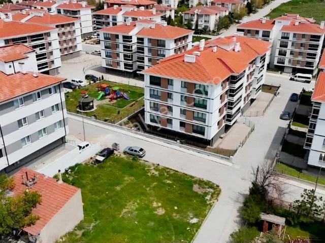 Özgün'den Emek Mahallesi Site Kiralık 2+1 Daire