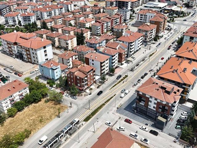 ÖZGÜN'DEN EMEK MH. ERTAŞ CADDESİ VE KAPALI PAZAR YAKINI 2+0