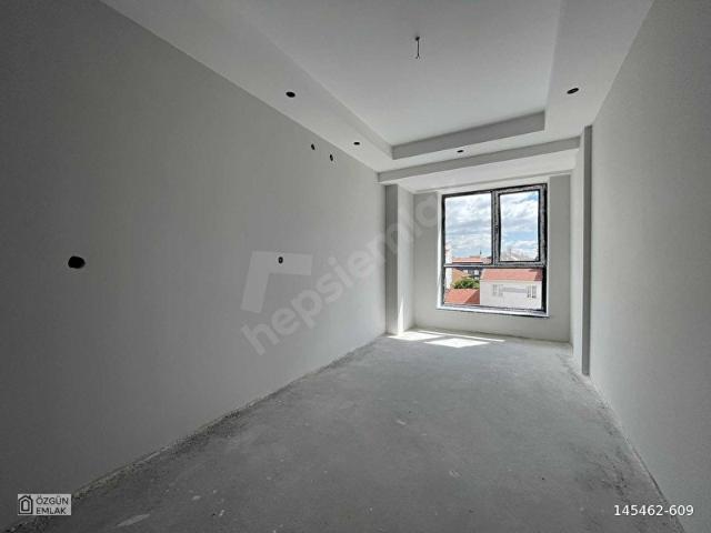 ÖZGÜN'DEN ESENTEPE MAHALLESİ MÜKEMMEL KONUMDA 2+0 DAİRE