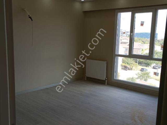 Özgür İnşaat'tan Hadımköy Hastane Mah 2+1 100m2 Arakat Daire