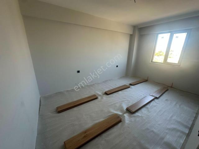 Özgür İnşaat'tan Hadımköy'de 3+1 130m2 1 Aya Anahtar Teslim Arakat Daire