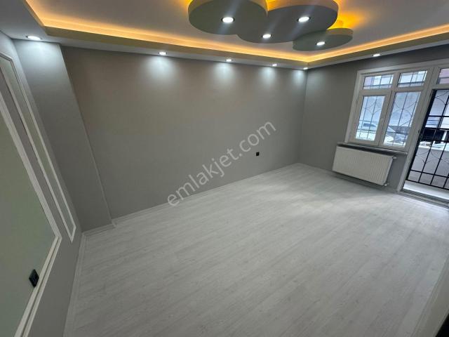 Özgür İnşaat'tan 50.yıl Mah 2+1 90m2 Temiz Ferah Yüksek Giriş Daire