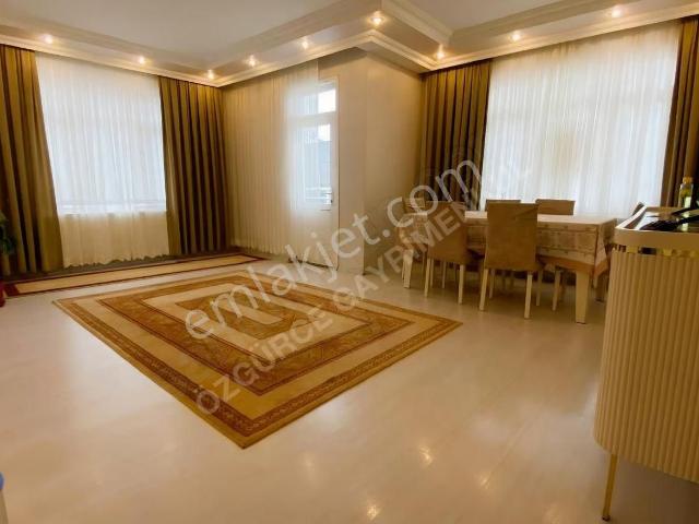 Özgürce Gyd'den Ataşehir Ferhatpaşa'da 4+1, 130m² Satılık Daire