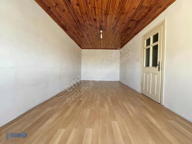 Özgürce Gyd'den Lokman Hekim Cd Üzerinde Kiralık 2+1 Daire